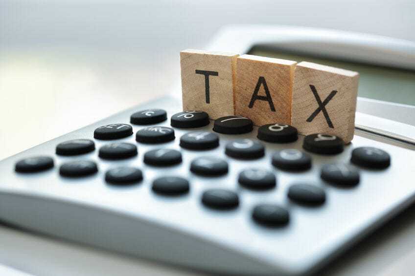 Does the government regulate tax advisors?
